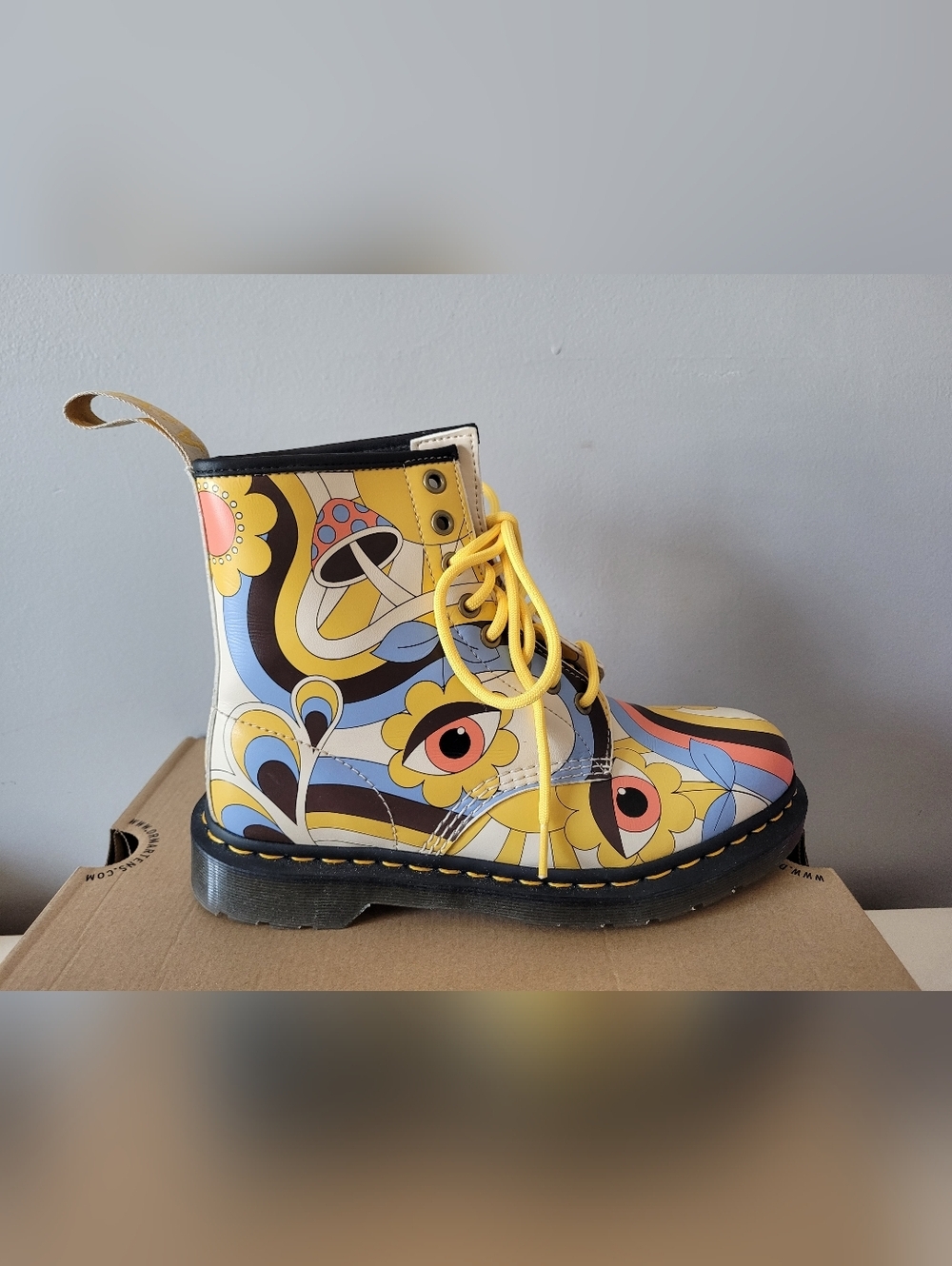 Dr Martens Retro Ray Kemble Lace Up Boots, BNIB, Size 8 - Picture 8 of 12